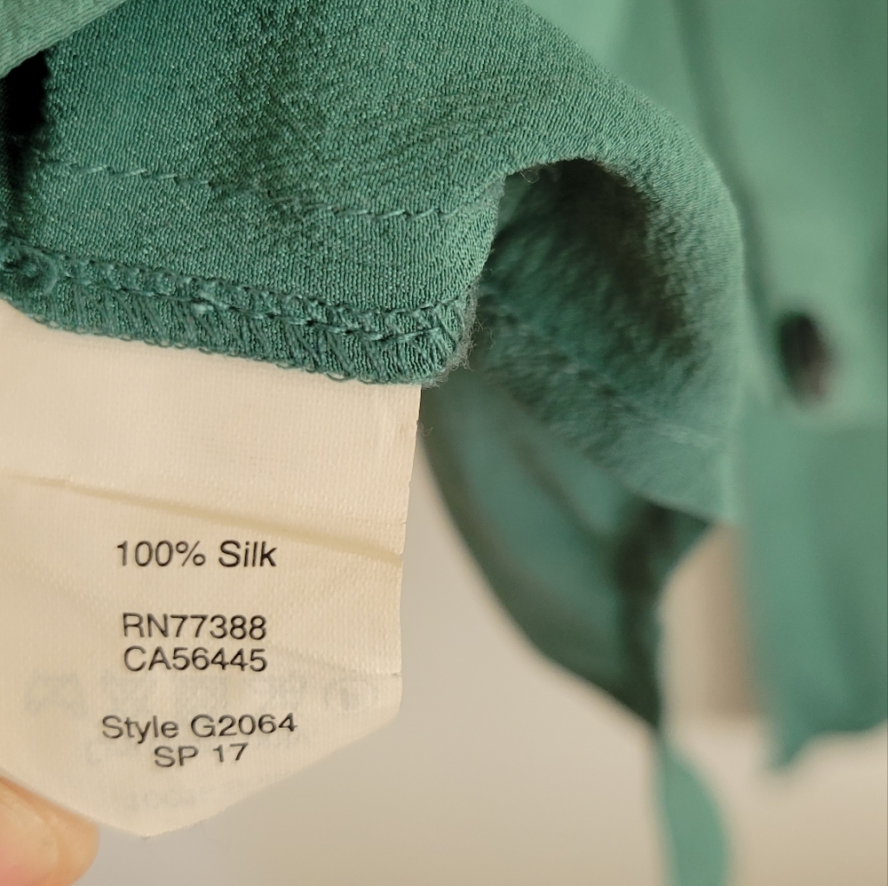 CLOSET CLEAROUT $10 | Madewell Silk Button-Back Tie Tee | Size xs - Picture 5 of 7